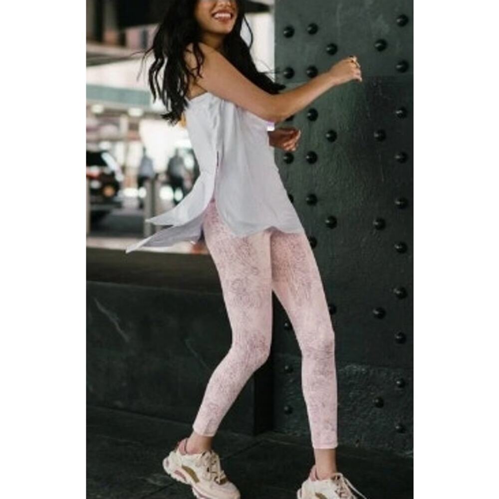 Zyia Women's Pink Etching Light N Tight Hi-Rise 7/8 24" Rc Leggings Size 6-8